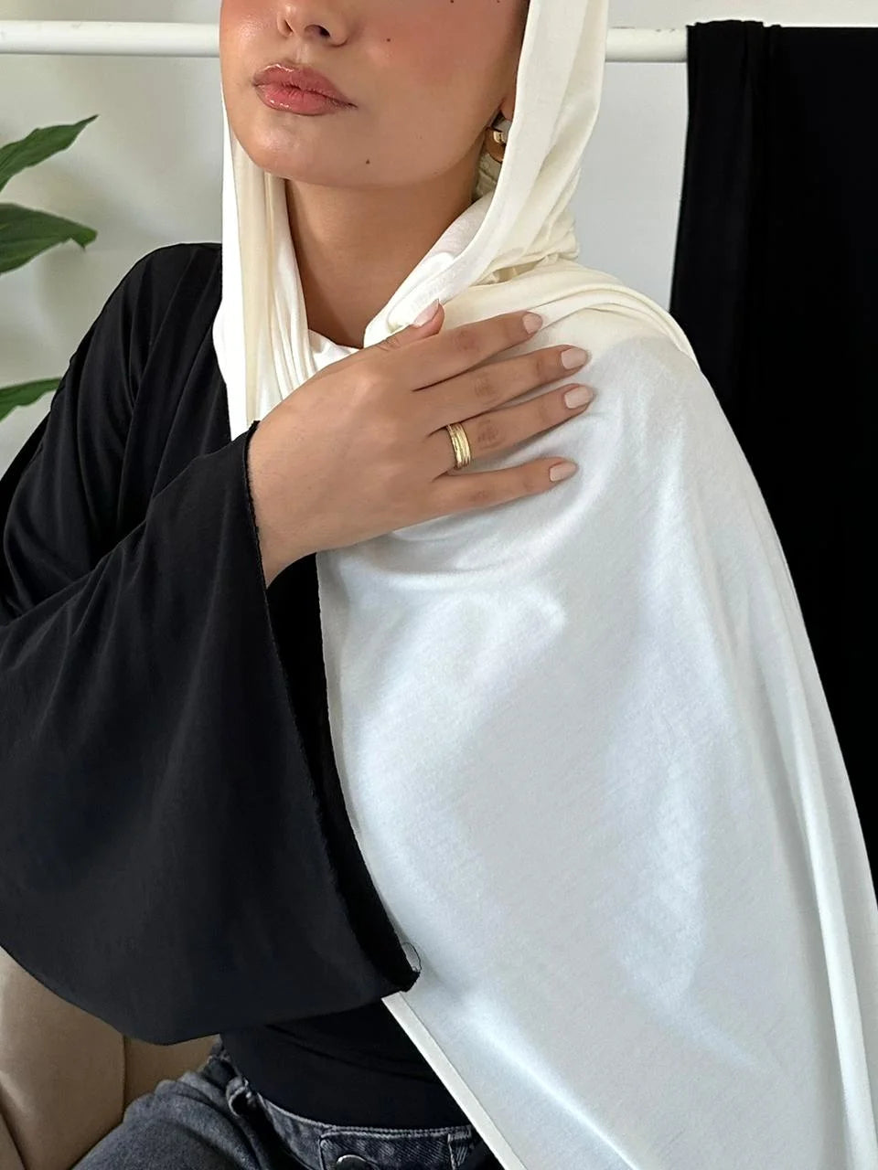 Off White Jersey Set ( scarf + inner cap )